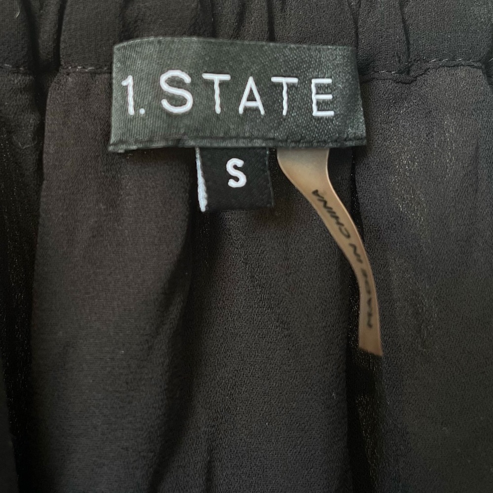 1. Slate Floral Top - Picture 5 of 6
